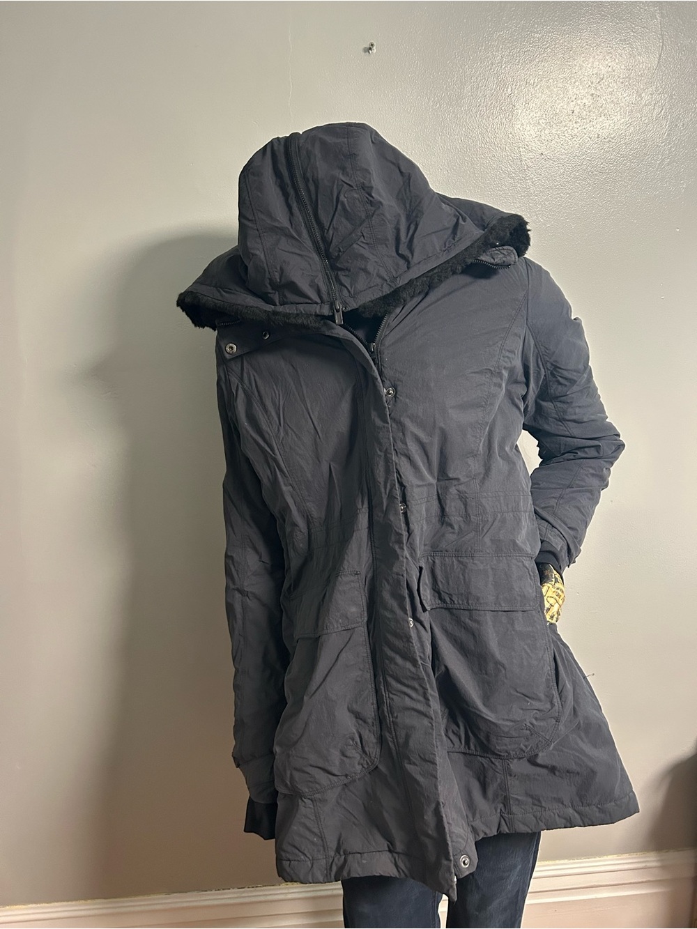 Athleta Women's Black Hooded Puffer Coat